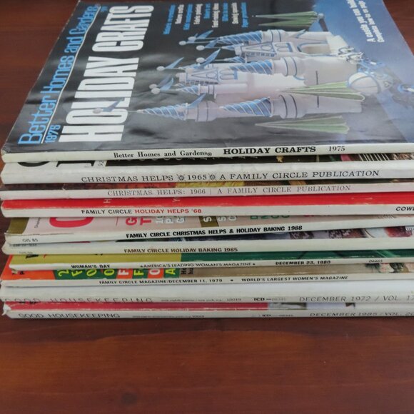 10 Vintage Christmas Housekeeping, Holiday Crafts & Baking Magazines - Picture 7 of 9